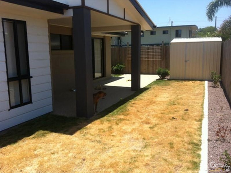 2/10 Gordon Street, Bowen QLD 4805