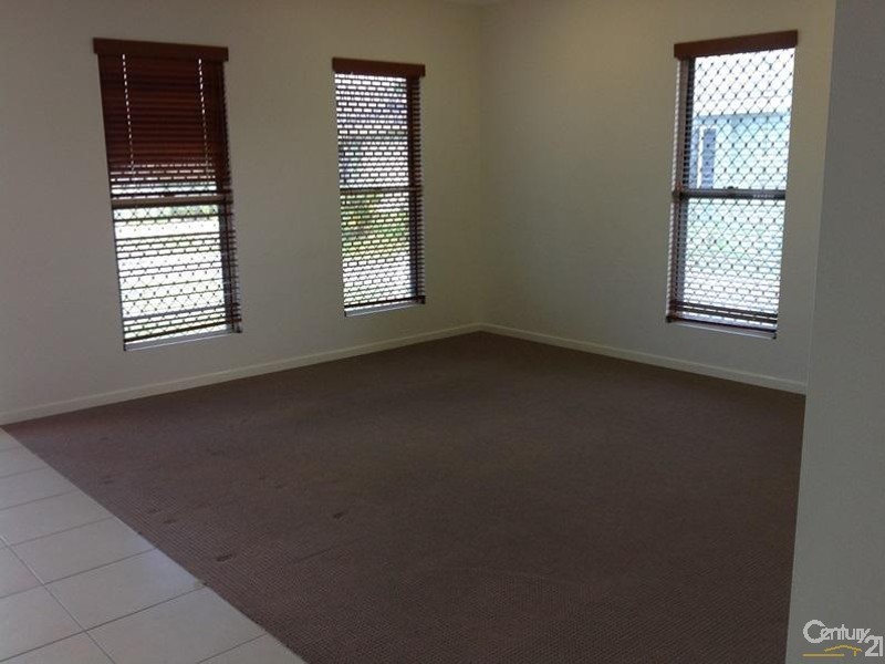 25 Seabreeze Crescent, Bowen QLD 4805