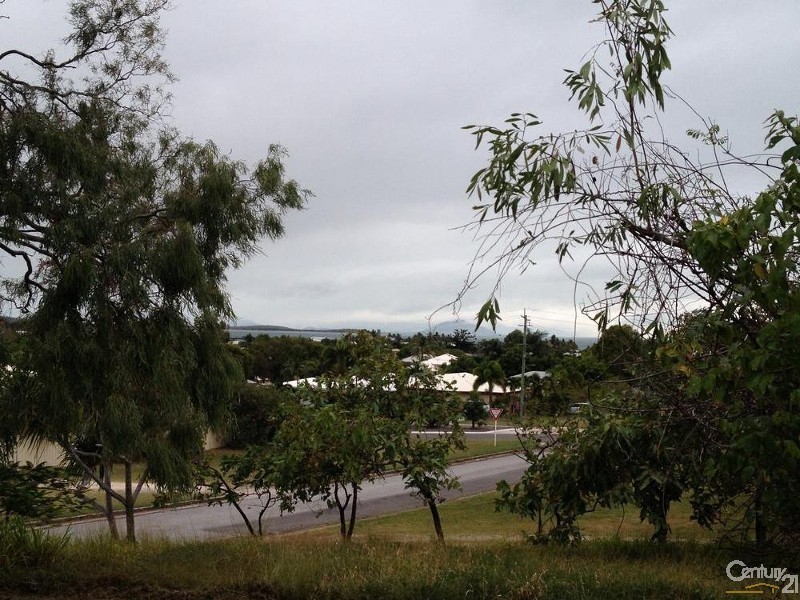 15 Mitchell Street, Bowen QLD 4805