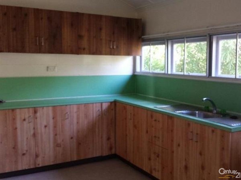 15 Mitchell Street, Bowen QLD 4805