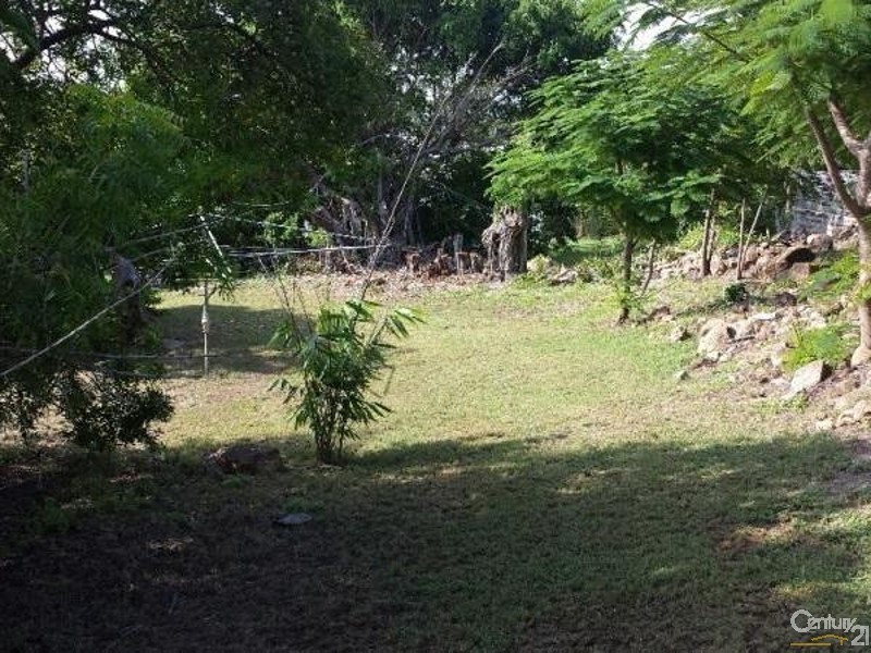 15 Mitchell Street, Bowen QLD 4805