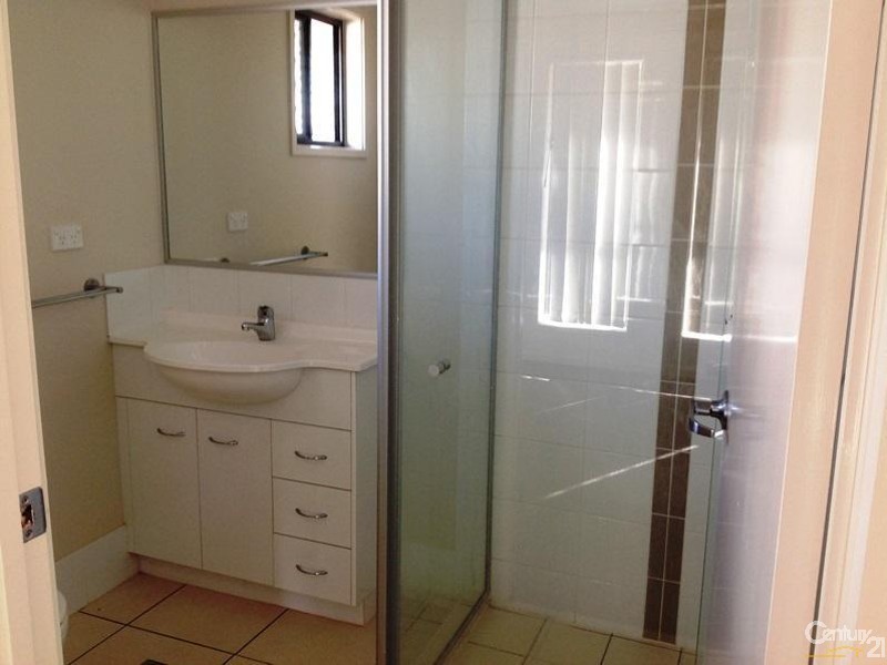 1 Crofton Street, Bowen QLD 4805