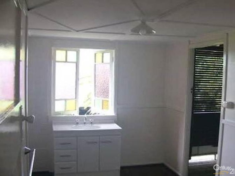 28 Pelican Street, Collinsville QLD 4804