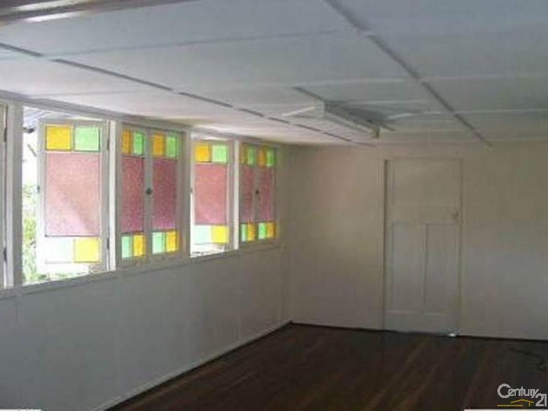 28 Pelican Street, Collinsville QLD 4804