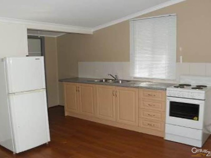 17 John Street, Collinsville QLD 4804