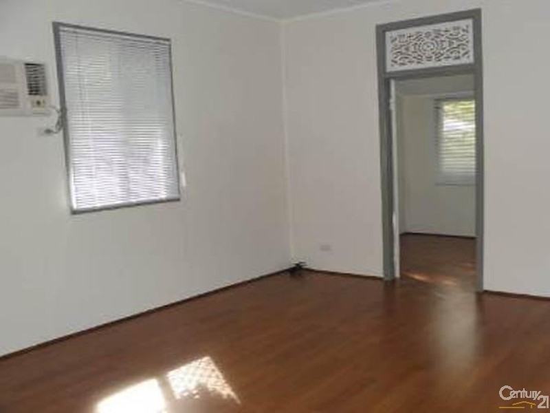 17 John Street, Collinsville QLD 4804