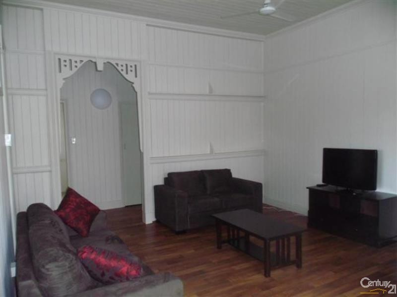 9 Cunningham Street, Collinsville QLD 4804