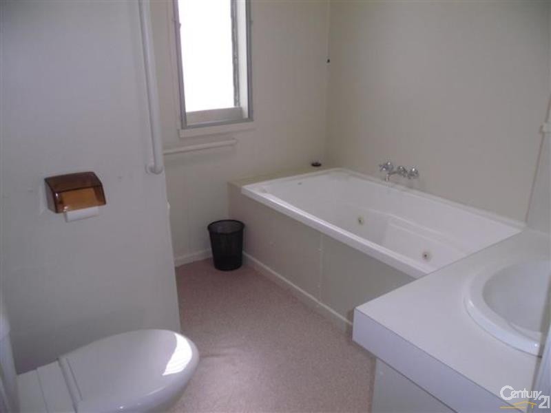 9 Cunningham Street, Collinsville QLD 4804