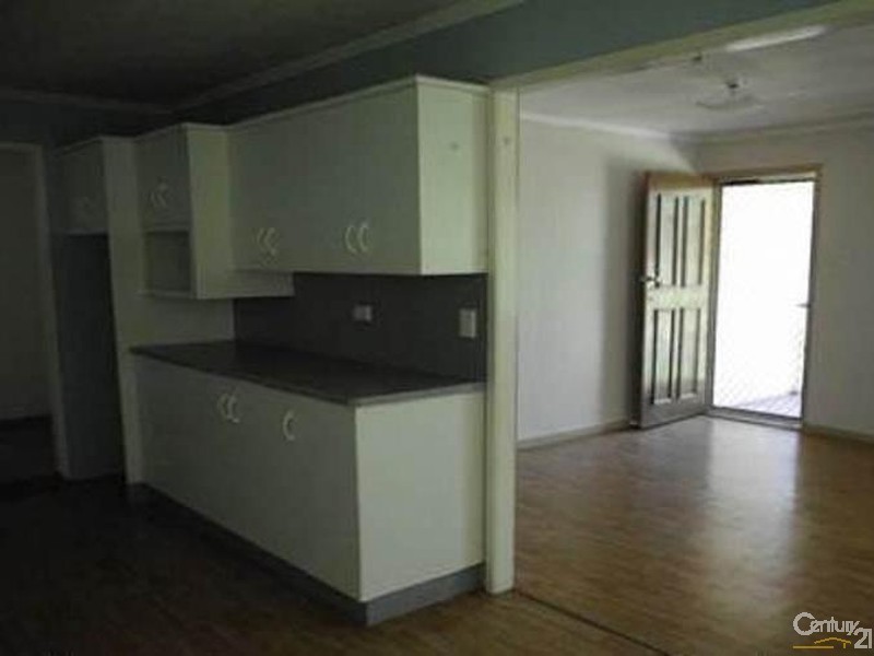 4 Fairway Street, Collinsville QLD 4804