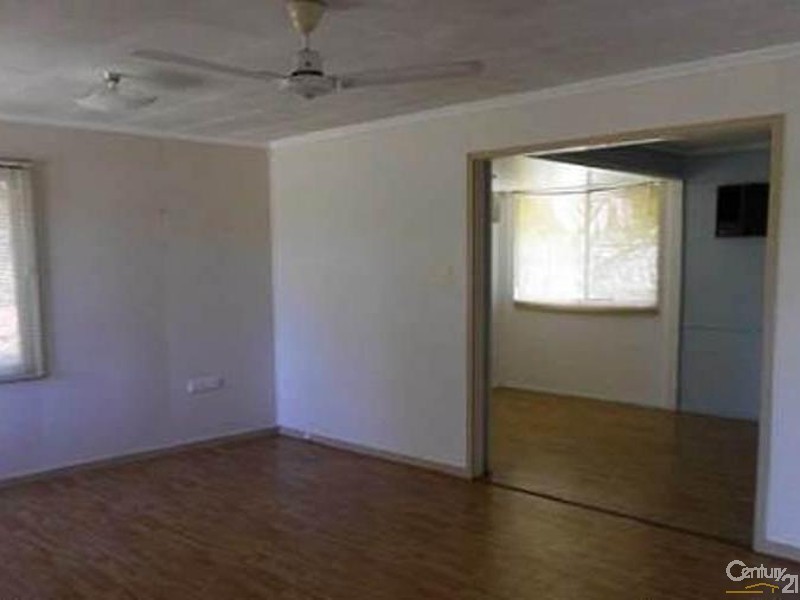 4 Fairway Street, Collinsville QLD 4804