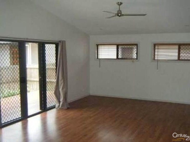 2/32 St Kilda Street, Bowen QLD 4805