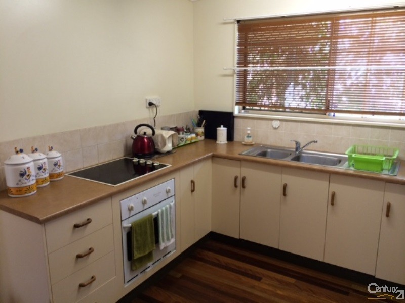 65 Reynolds Street, Bowen QLD 4805