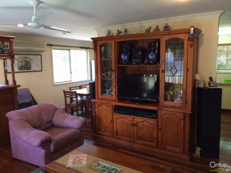 65 Reynolds Street, Bowen QLD 4805