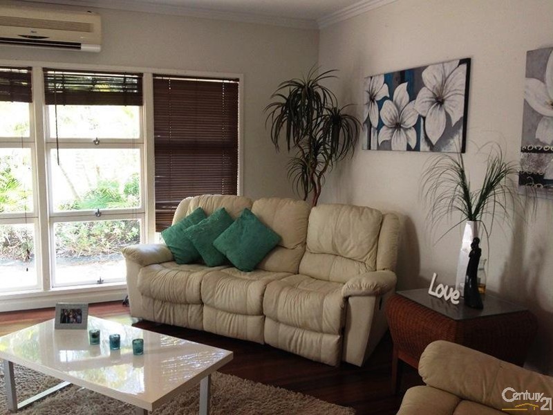 10 Tollington Road, Bowen QLD 4805