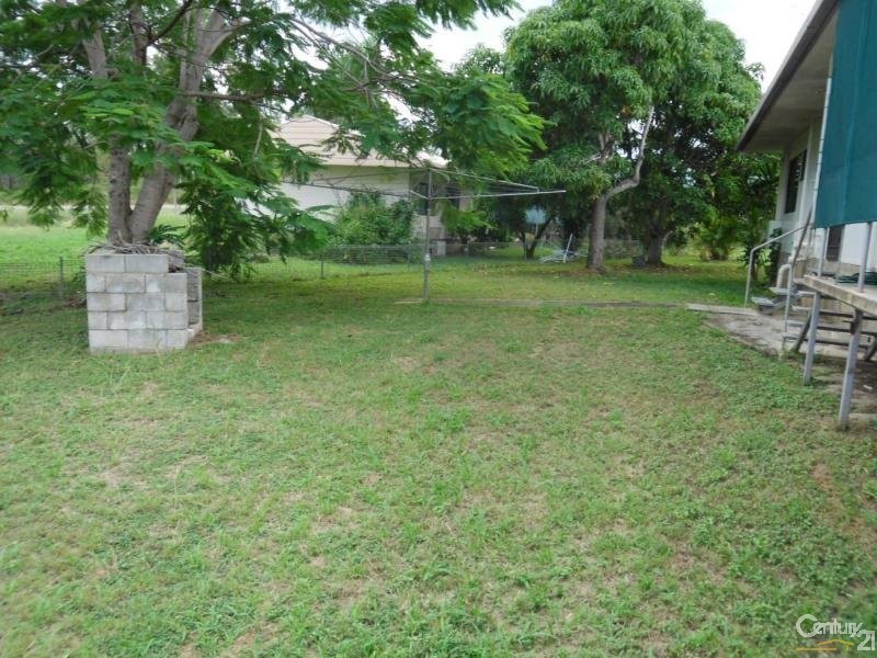 18 Collin Road, Collinsville QLD 4804