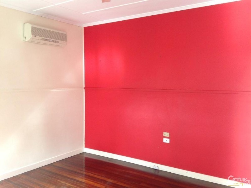 15 Russell Street, Bowen QLD 4805