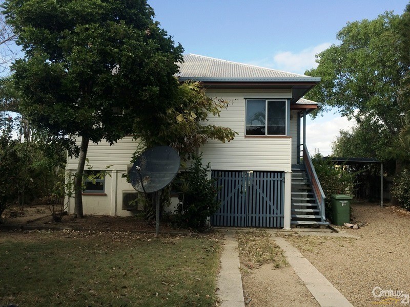 15 Russell Street, Bowen QLD 4805