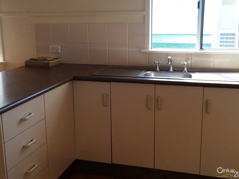 15 Russell Street, Bowen QLD 4805