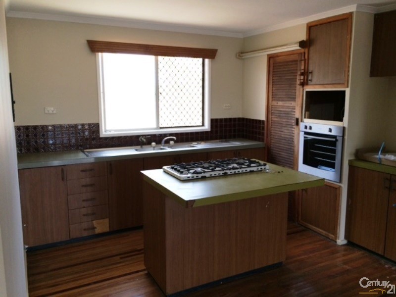 1 Ninth Avenue, Scottville QLD 4804