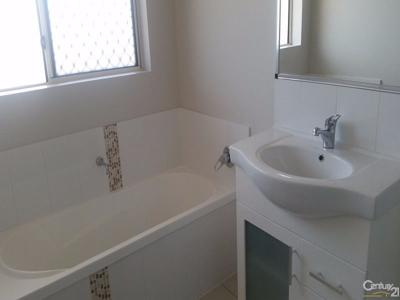 16 Seabreeze Crescent, Bowen QLD 4805