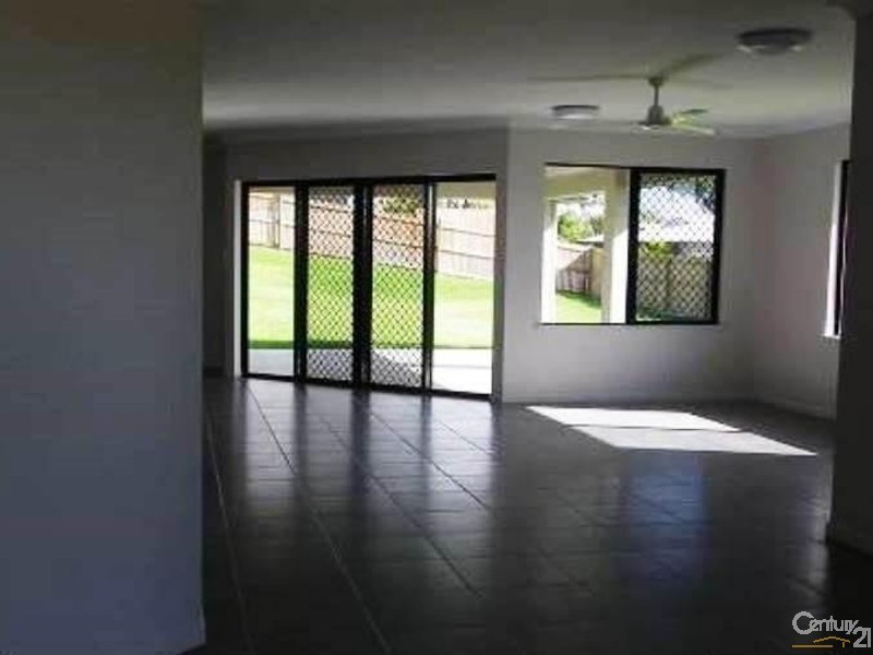 2 Seacove Crescent, Bowen QLD 4805
