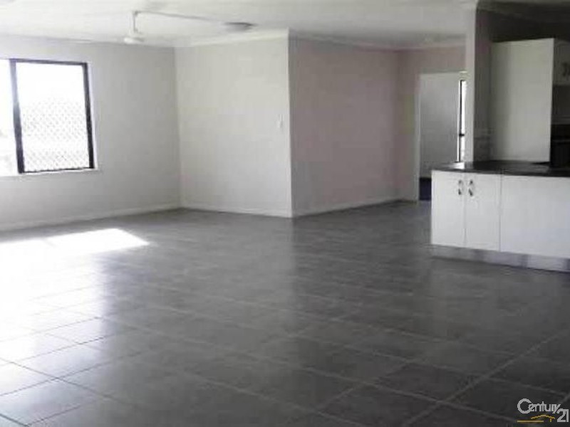 2 Seacove Crescent, Bowen QLD 4805