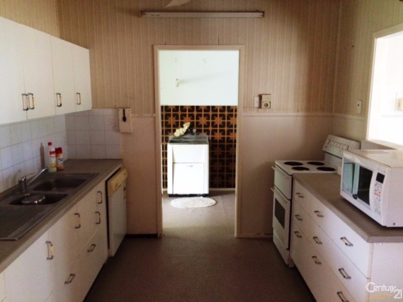 4 Marshall Street, Bowen QLD 4805