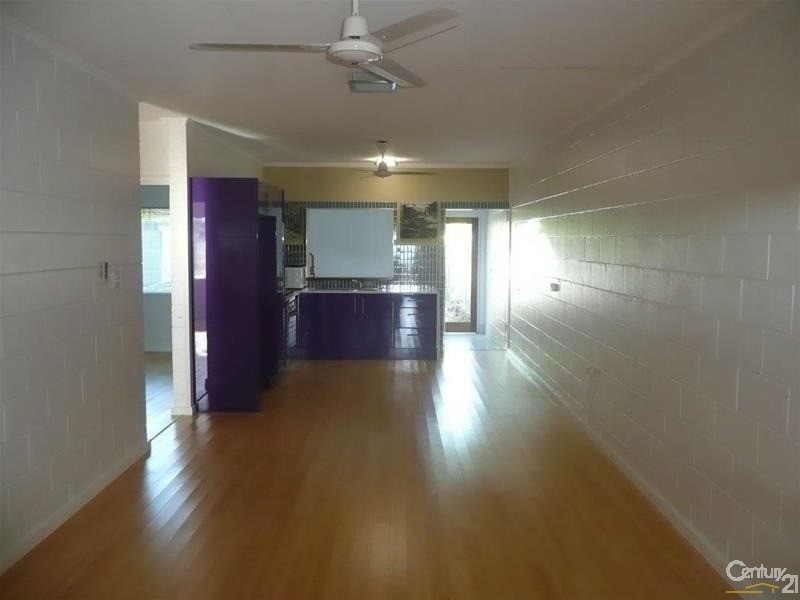 2/10 Nona Street, Bowen QLD 4805
