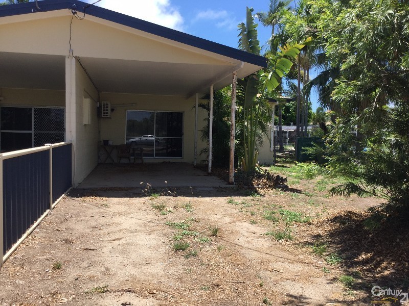 2/10 Nona Street, Bowen QLD 4805