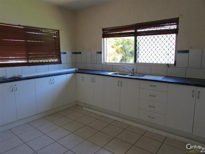 13 Cowan Lane, Bowen QLD 4805