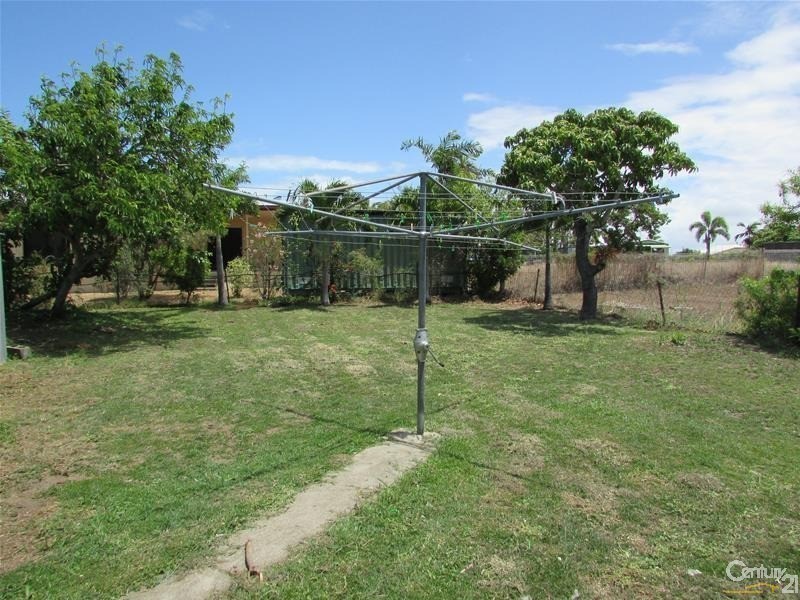 13 Cowan Lane, Bowen QLD 4805