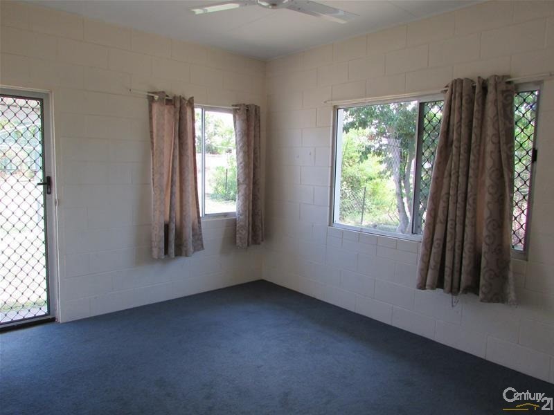 13 Cowan Lane, Bowen QLD 4805