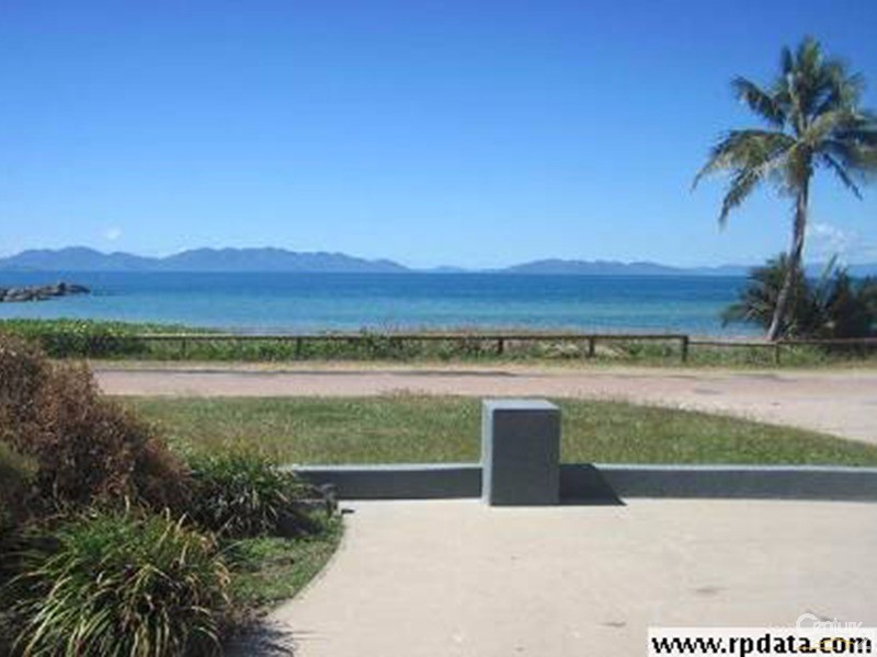 17 Bluewater Parade, Bowen QLD 4805