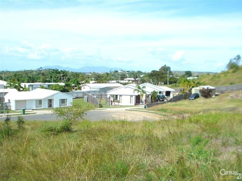 7 Allan Place, Bowen QLD 4805