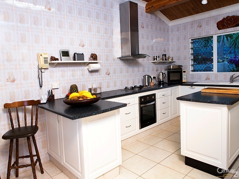 2 Poinciana Drive, Bowen QLD 4805