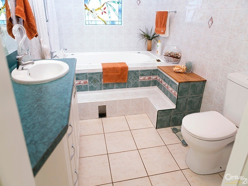 2 Poinciana Drive, Bowen QLD 4805