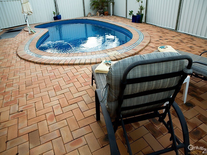 2 Poinciana Drive, Bowen QLD 4805