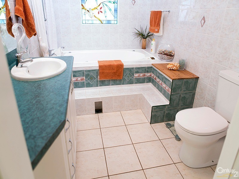 2 Poinciana Drive, Bowen QLD 4805