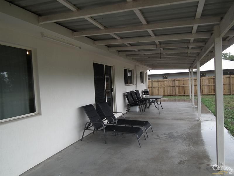 28 Crofton Street, Bowen QLD 4805