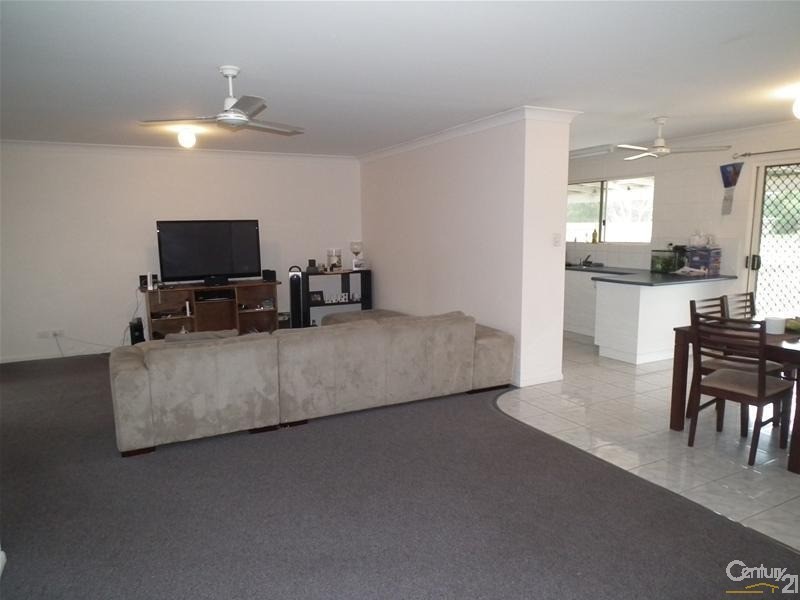 28 Crofton Street, Bowen QLD 4805
