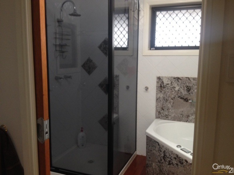 1 Fairway Street, Collinsville QLD 4804