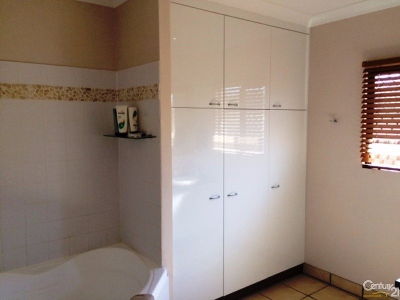 11 Kirkpatrick Court, Bowen QLD 4805