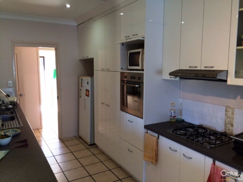 11 Kirkpatrick Court, Bowen QLD 4805