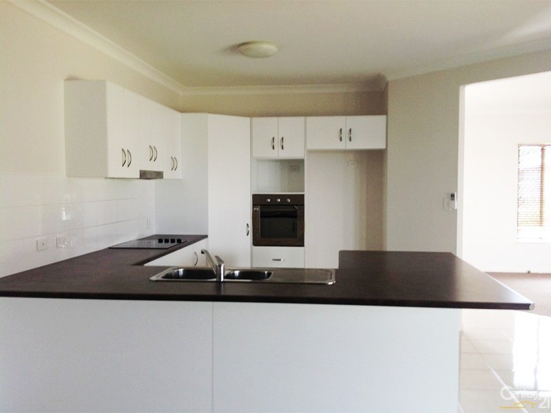 30 Seabreeze Crescent, Bowen QLD 4805