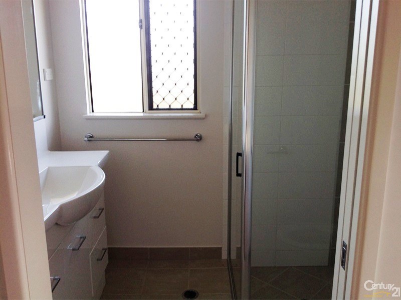 30 Seabreeze Crescent, Bowen QLD 4805