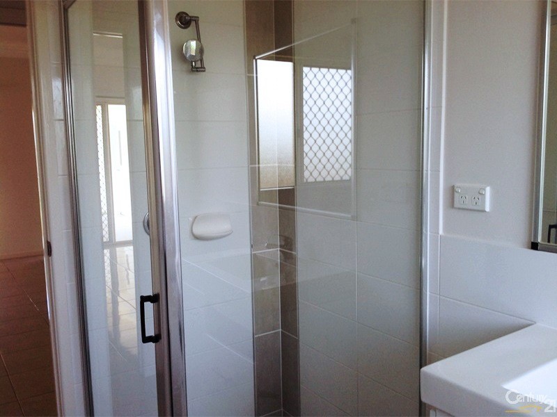 30 Seabreeze Crescent, Bowen QLD 4805