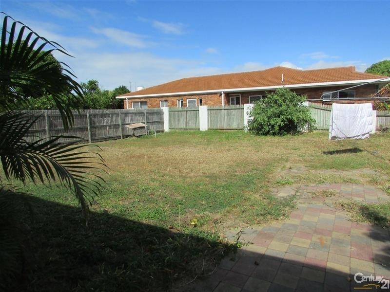 19 Murroona Street, Bowen QLD 4805