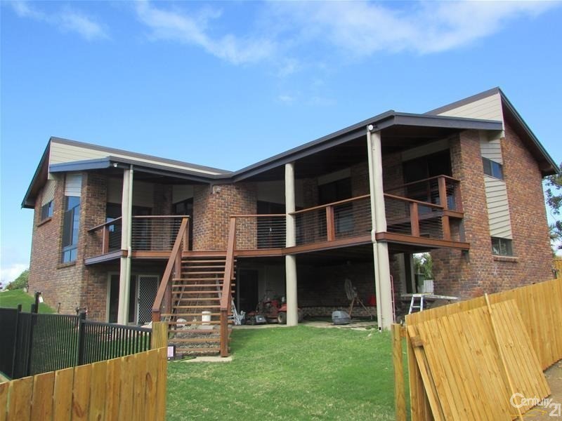 24 Rose Bay Road, Bowen QLD 4805