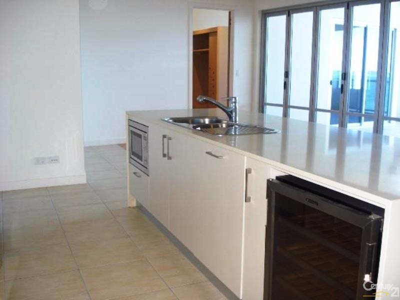 5/2B Horseshoe Bay Road, Bowen QLD 4805
