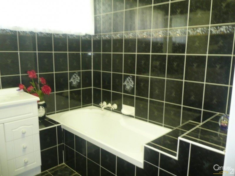 28 Conway Street, Collinsville QLD 4804